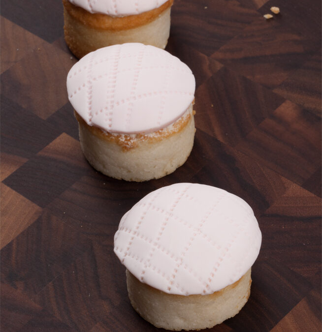 Petite Champagne Cakes, Perfect for an Intimate Valentine’s Day Dessert