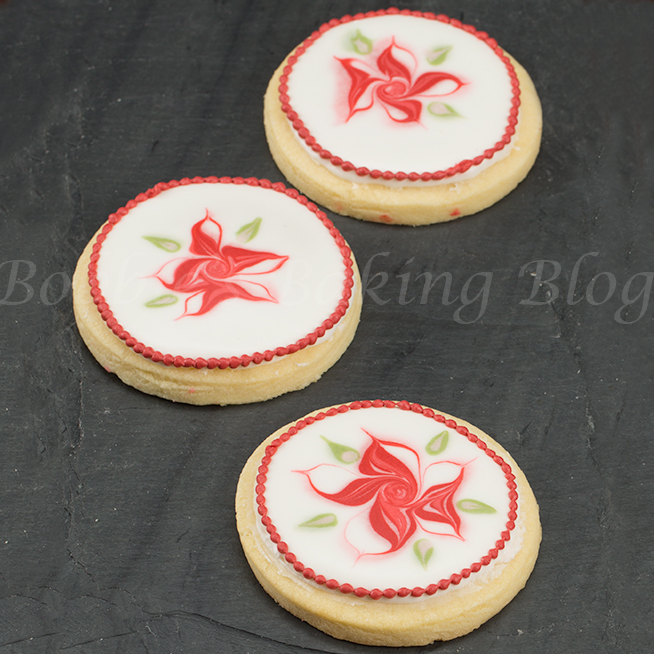 Wet On Wet Royal Icing Poinsettia Tutorial