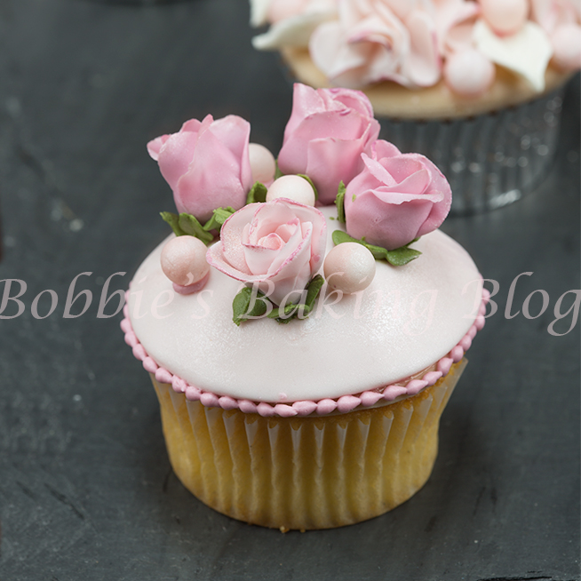 how to create vintage garden cupcakes for a wedding