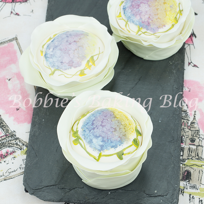 learn how to  make an edible hand paint fondant petal cake