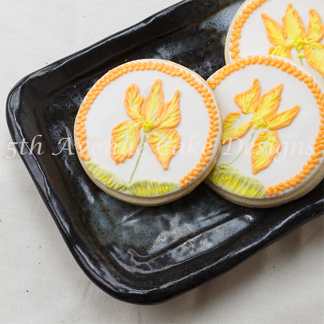 learn to royal icing two tone brush embroidery flower