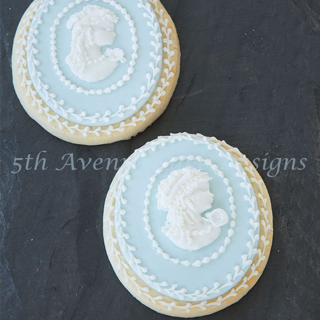 Royal Icing Cameo Cookie by Bobbie Noto
